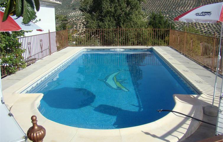Apartamento con terraza junto a la piscina, aire acondicionado y WiFi in Iznájar, Sierras Subbéticas