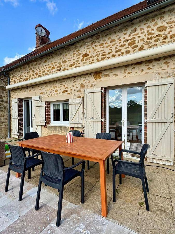 Location de vacances pour 15 personnes, avec jardin et piscine, animaux acceptés à Bazoches-sur-Hoëne - 3