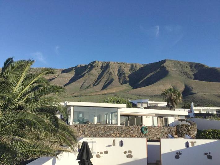 Chalet para 6 personas, con Balcón y Terraza además de Jardín y Piscina en Famara