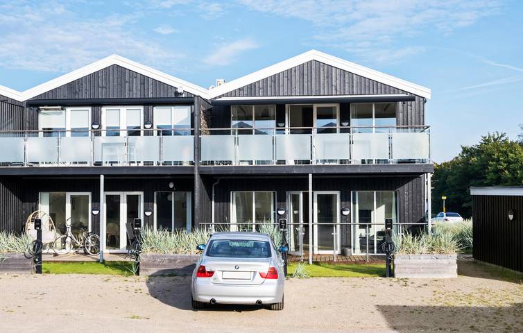 Ferielejlighed for 6 personer, med Terrasse i Stillinge Strand