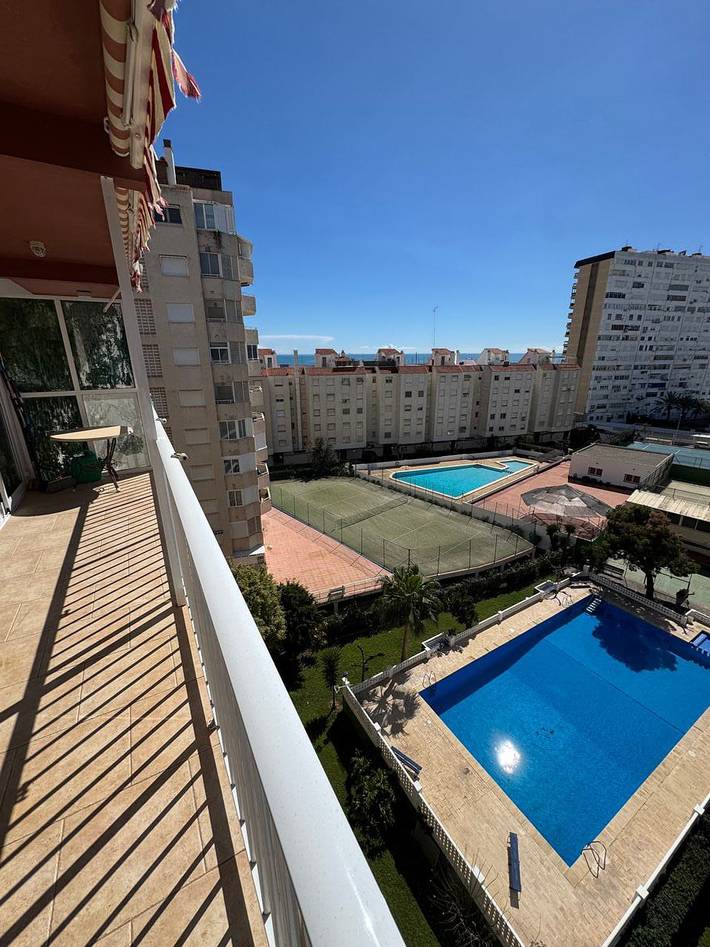Apartamento de vacaciones para 4 personas, con piscina y balcón/terraza - 1