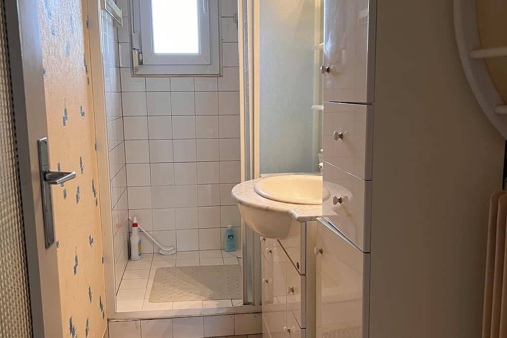 Maison Carpe Diem Maximum Pour 4 Personnes in Romilly-sur-Seine, Aube