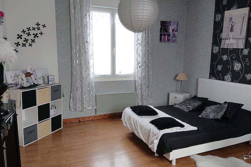 2 bedroom house, 500m from the beach and shops. in Saint-Quay-Portrieux, Côte de Goëlo