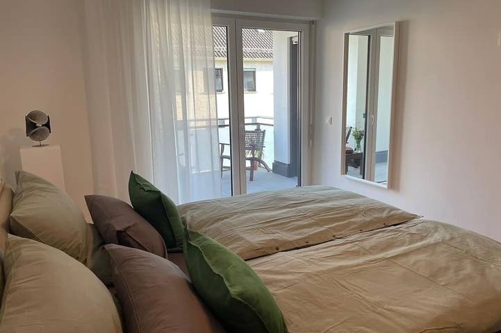 Entire apartment, Alma - Modern ambiance, art, and luxury in Karlsruhe, Rhine Plain