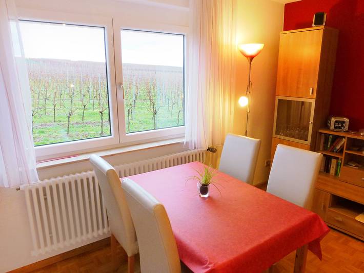 Ferienwohnung für 3 Personen, mit Terrasse und Garten in Kaiserstuhl - 2