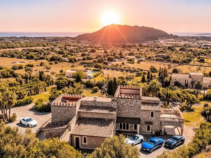 Villa for 10 people, with pool and garden - 1