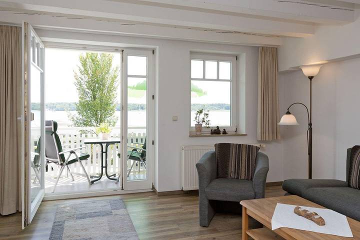 Ferienwohnung für 4 Personen, mit Balkon und Seeblick an der Müritz - 2