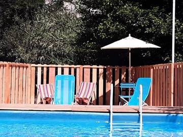 Chalet pour 5 personnes, avec piscine et terrasse dans le Gard