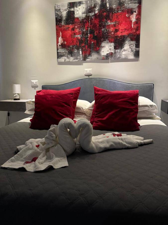 Location de vacances pour 6 personnes, avec Balcon et Terrasse ainsi que Jardin et Vue à Aquino (homonymie)