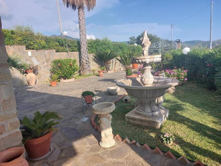 Apartamento de vacaciones para 4 personas, con vistas y jardín - 1