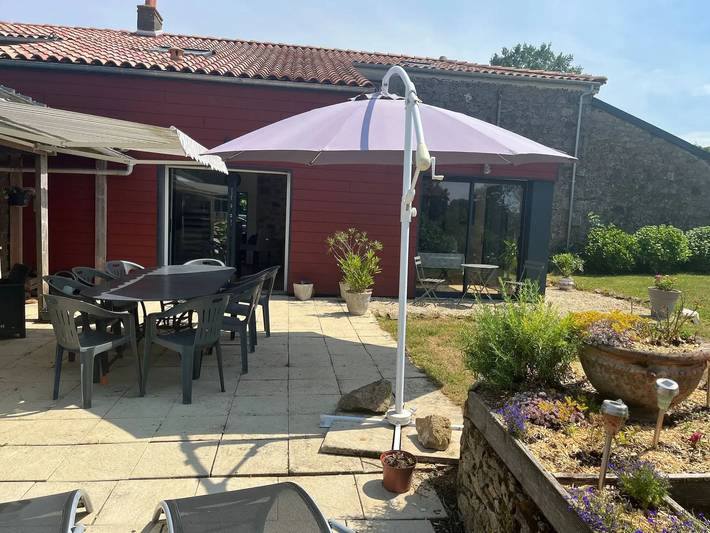 Location de vacances pour 14 personnes, animaux acceptés à Pouzauges