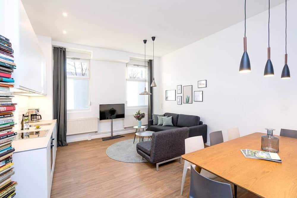 Apartamento entero, 3-Bedroom Apartment (110sqm) with Terrace & Garden(1) in Berlin Wedding, Berlín
