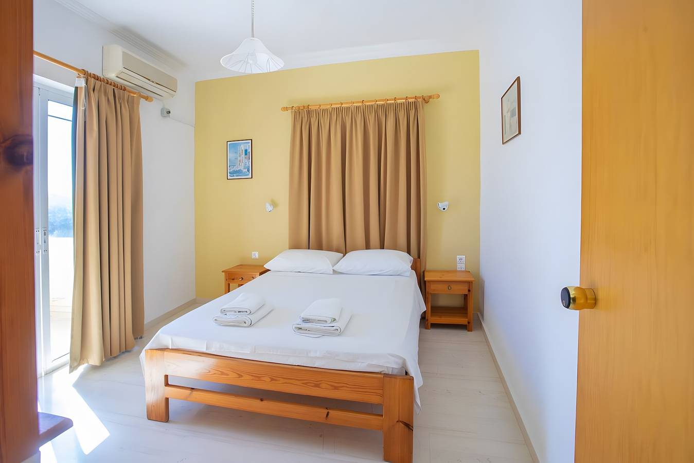 Ganzes Studio, Studio-Apartment 'Nidri View B2' mit Bergblick, Wlan und Klimaanlage in Nydri, Griechenland