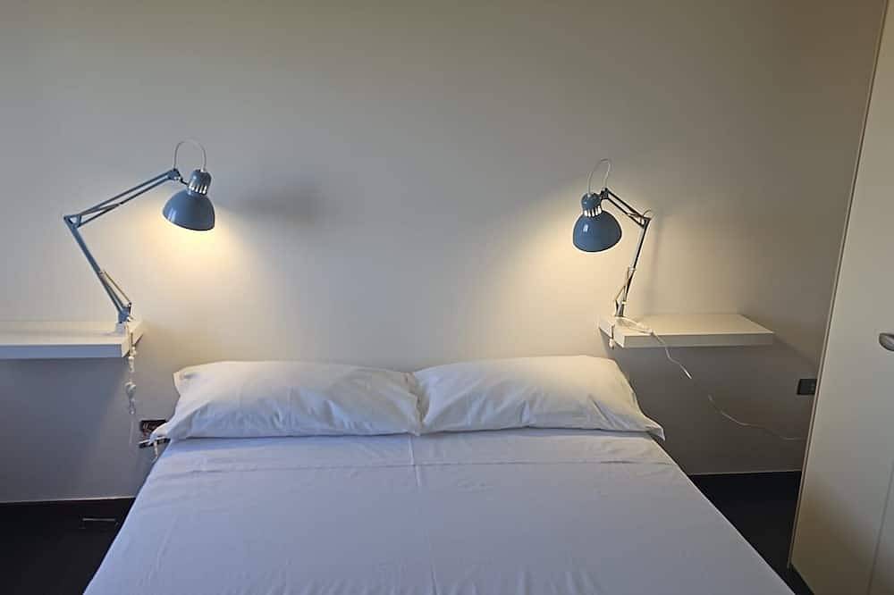 Entire apartment, Featuring sea and mountain views, a spacious apartment with Air Condition + Wifi in Potenza Picena, Adriatic Coast Marken