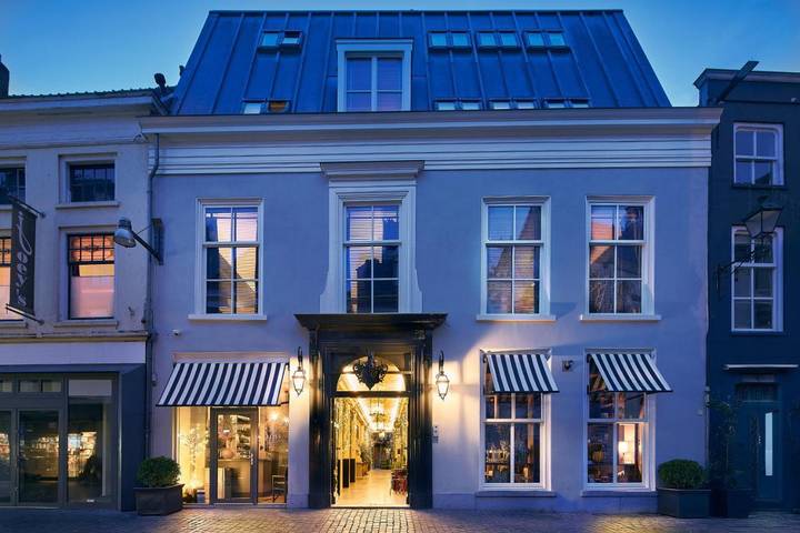 Hôtel pour 3 personnes, avec terrasse dans Bréda - 2