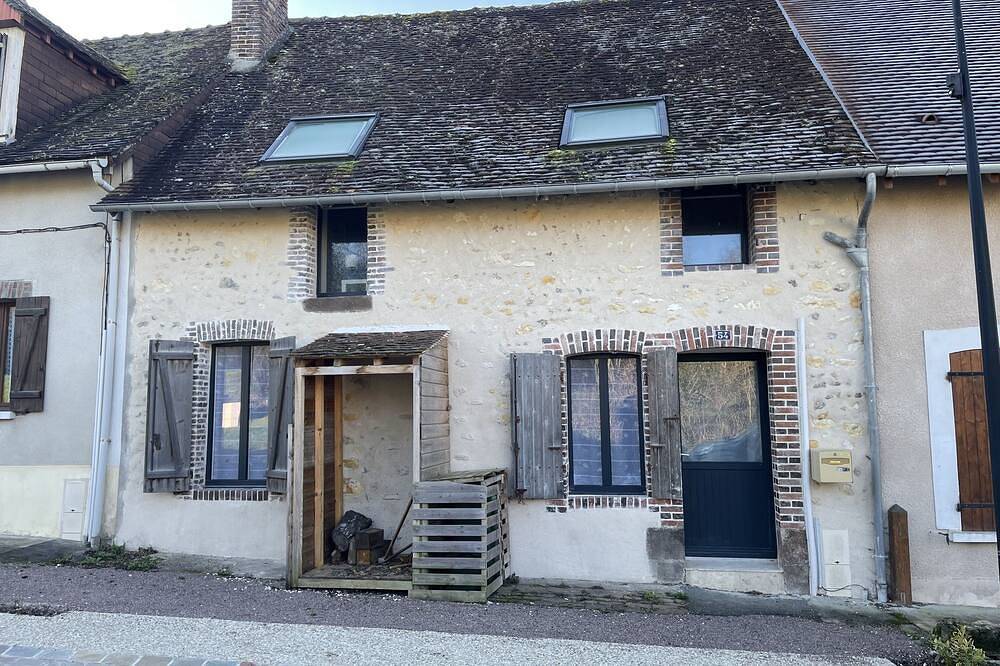 85 m2 town house with south-facing terrace and garden in Saint-Fargeau, Auxerre region