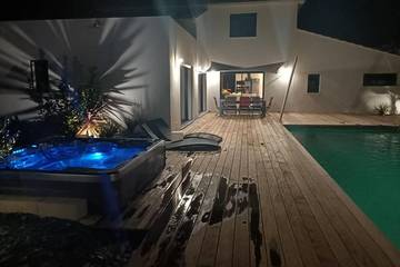 Villa pour 8 personnes, avec piscine et terrasse ainsi que jacuzzi et sauna à Le Castellet