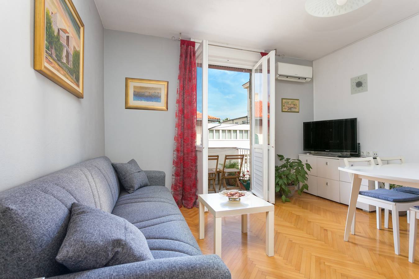 Entire apartment, One bedroom apartment with balcony Split A-21345-a in Split, Split-Dalmatia