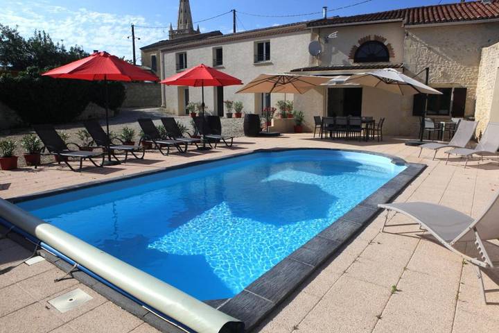 Chambre d’hôte pour 14 personnes, avec jardin et terrasse à Saint-Seurin-de-Cadourne