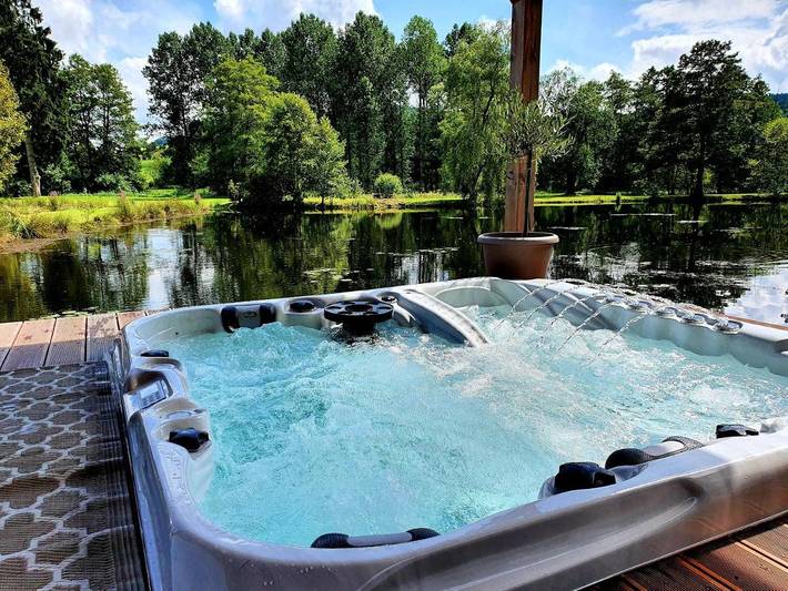 Location de vacances pour 2 personnes, avec jardin ainsi que sauna et jacuzzi dans Bellevaux-Ligneuville - 2