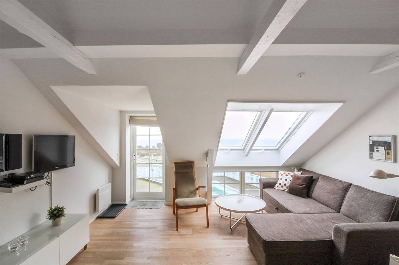 Hel leilighet, Stunning apartment in Allinge w/ 2 Bedrooms and Outdoor swimming pool in Sandkås, Allinge