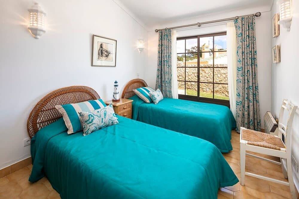 Nº58 Golfe Santo Antonio - Traditionelle 4 Schlafzimmer Villa mit Pool in Faro Distrikt