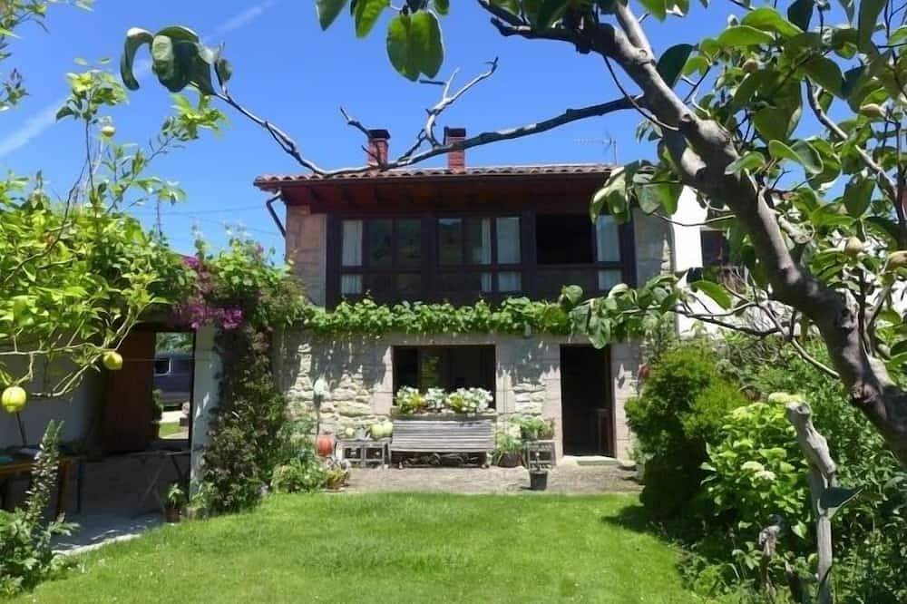 Casa Nel - country house with garden in Noriega (Ribadedeva) | 4–5 guests in Ribadedeva, Côte Cantabrique