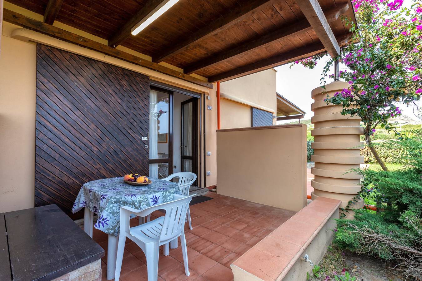 Ferienhaus "Pergola 708" wenige Meter vom Strand entfernt mit Klimaanlage und privater Terrasse in Spiaggia La Pelosa, Stintino
