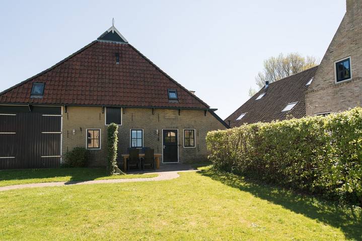 Vakantiehuis voor 6 personen, with Balkon/Terras and Terras as well as Tuin op Ameland