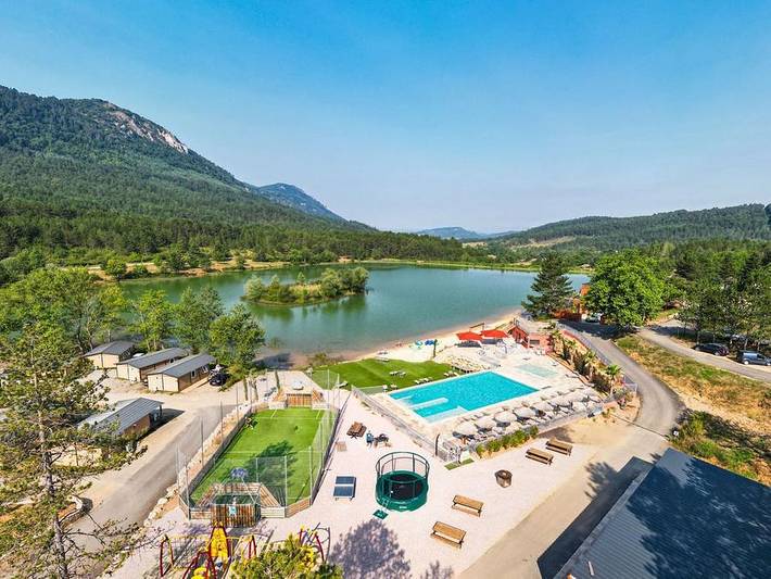 Camping pour 4 personnes, avec vue sur le lac dans l' Aude