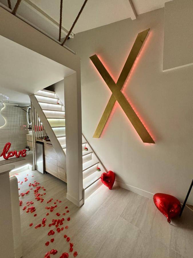 Appartement entier, Spa Privatif - Love Room Luxe - Proche Disney in Marles-en-Brie, Seine-et-Marne
