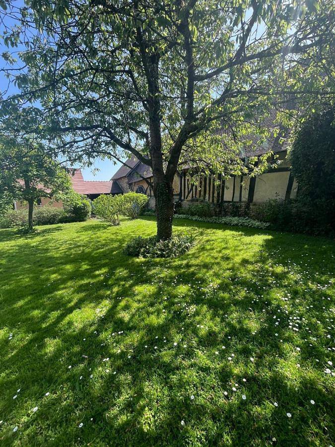 Location de vacances pour 10 personnes, avec piscine ainsi que vue et jardin à Fontaine-sous-Jouy - 3