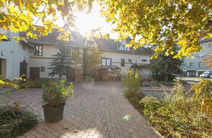 Hotel für 2 Personen, mit Terrasse und Garten sowie Sauna in Györ