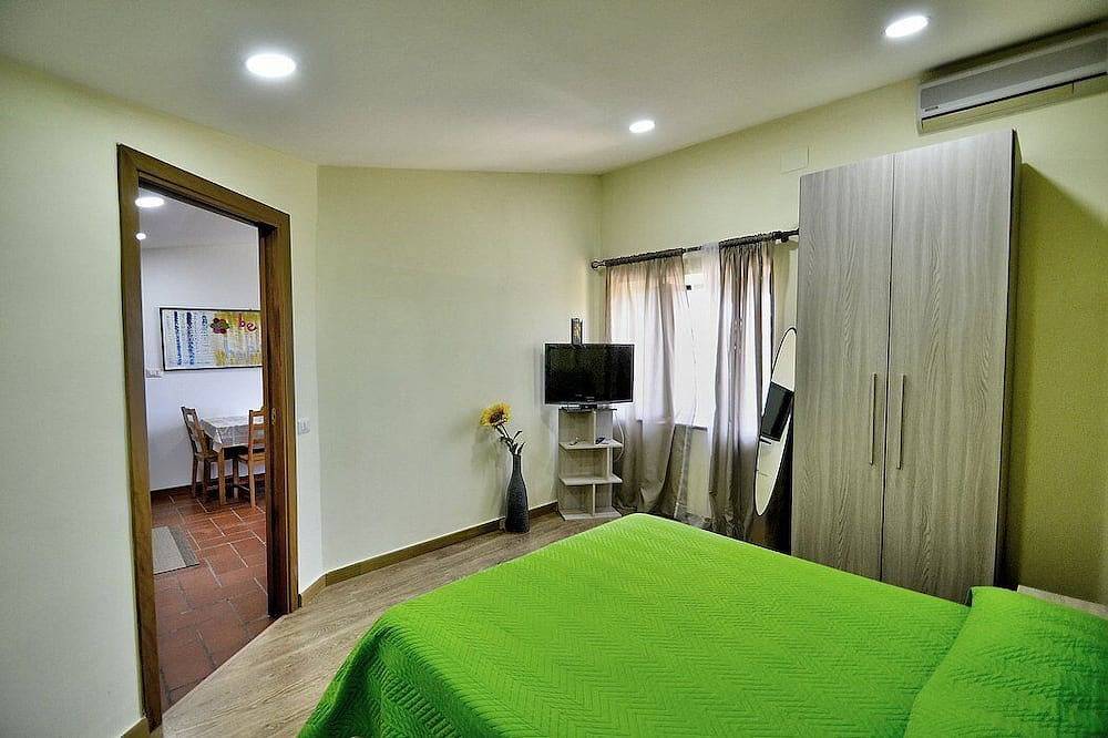 Casa Buondi: Un'accogliente casa indipendente circondata dal verde. in Piano di Sorrento, Penisola Sorrentina