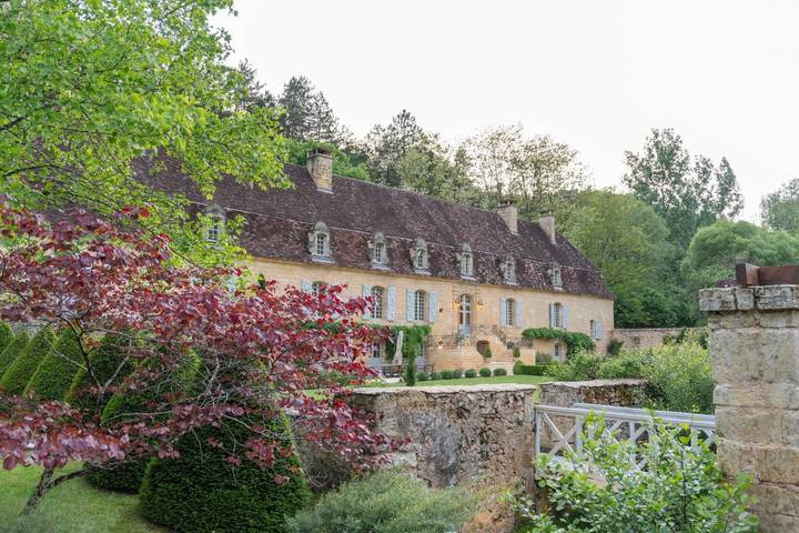 Location de vacances pour 12 personnes, avec jardin et terrasse ainsi que piscine et sauna à Mauzens-et-Miremont - 4
