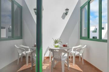 Apartment for 4 People in Playa Casco, Yaiza, Photo 1