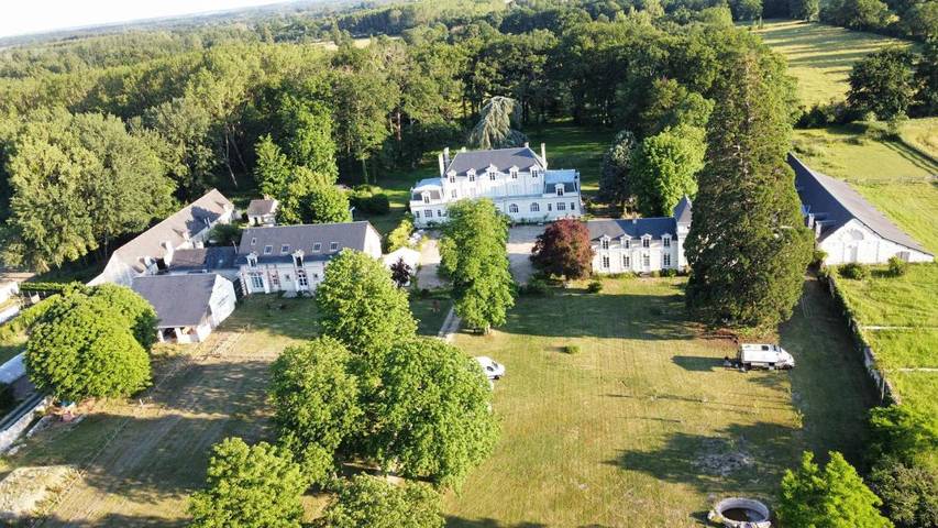 Location de vacances pour 2 personnes, avec vue et jardin à Brain-sur-Allonnes - 2