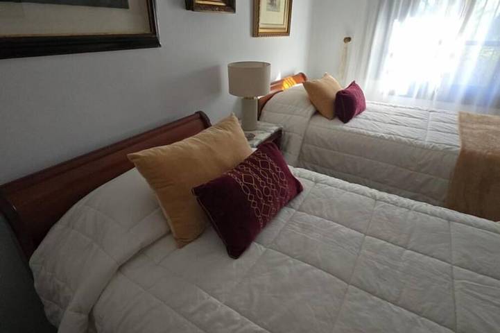 Gîte pour 15 personnes, avec jardin à Manises - 3