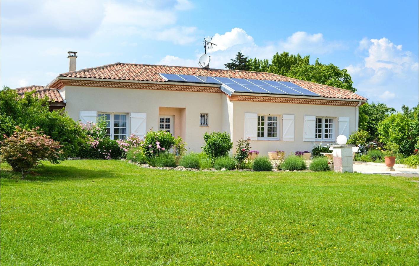 Appartement avec jardin au bord de la piscine : 2,5 km de Saint-Vite in Saint-Georges, Région de Villeneuve-sur-Lot