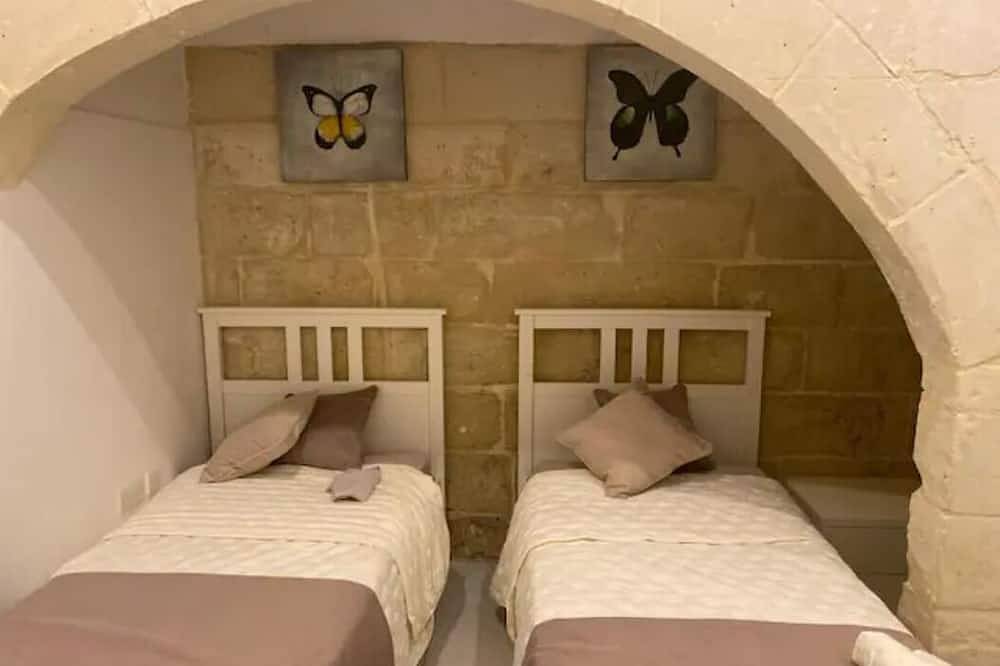 Ganze Wohnung, Zu Fuß zu den Geschäften und dem Meer entfernt. Schlaf in Tas-Sliema, Insel Malta