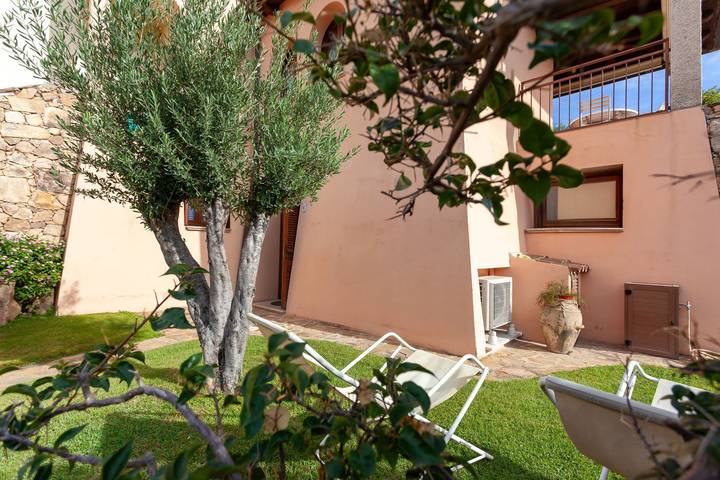 Gîte pour 2 personnes, avec jardin à Monte Petrosu - 2