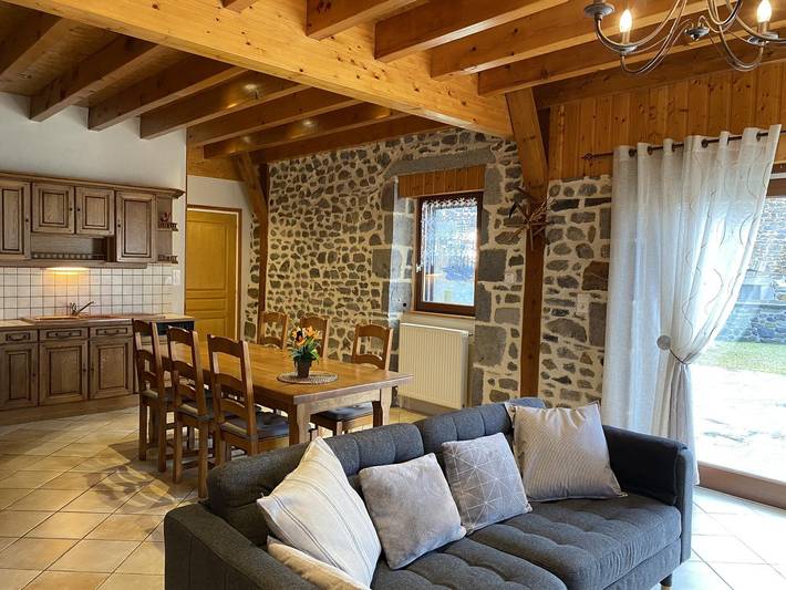 Gîte pour 6 personnes, avec jardin dans Perpezat - 2