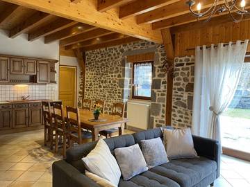 Maison De Vacances pour 6 Personnes dans Perpezat, Région de Clermont-Ferrand, Photo 1