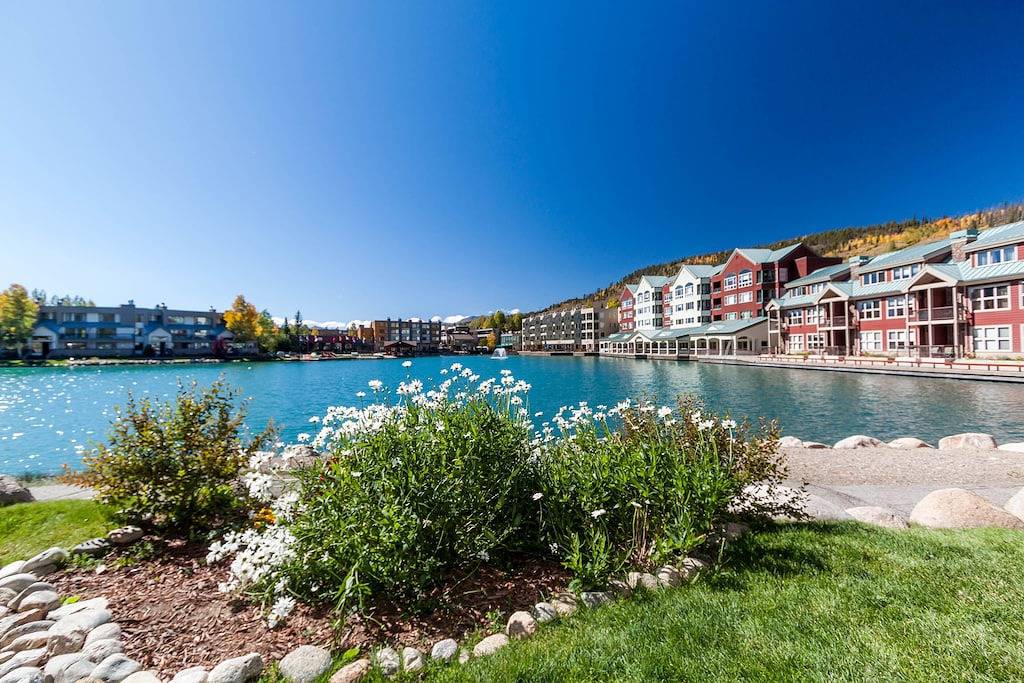 Ganze Wohnung, Aktualisiert Wohnung in Lakeside Village, Panoramablick auf den See, New King Bed in Arapahoe Basin
