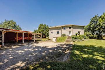 Gîte pour 10 personnes, avec jardin et terrasse à Buzet-sur-Tarn