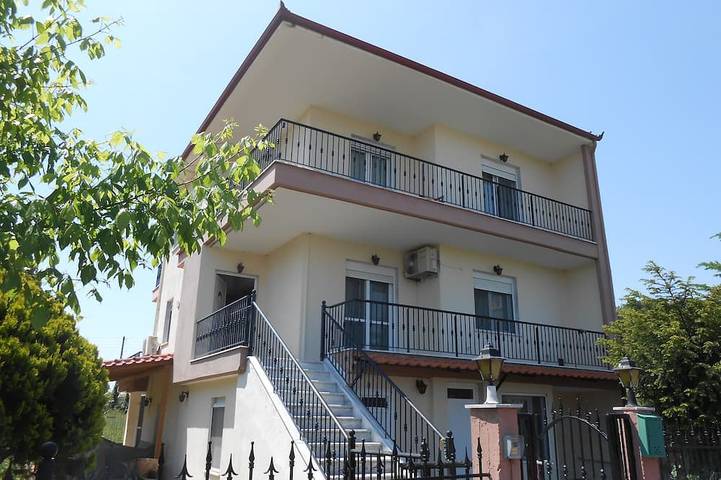 Gîte pour 9 personnes, avec Balcon et Jardin