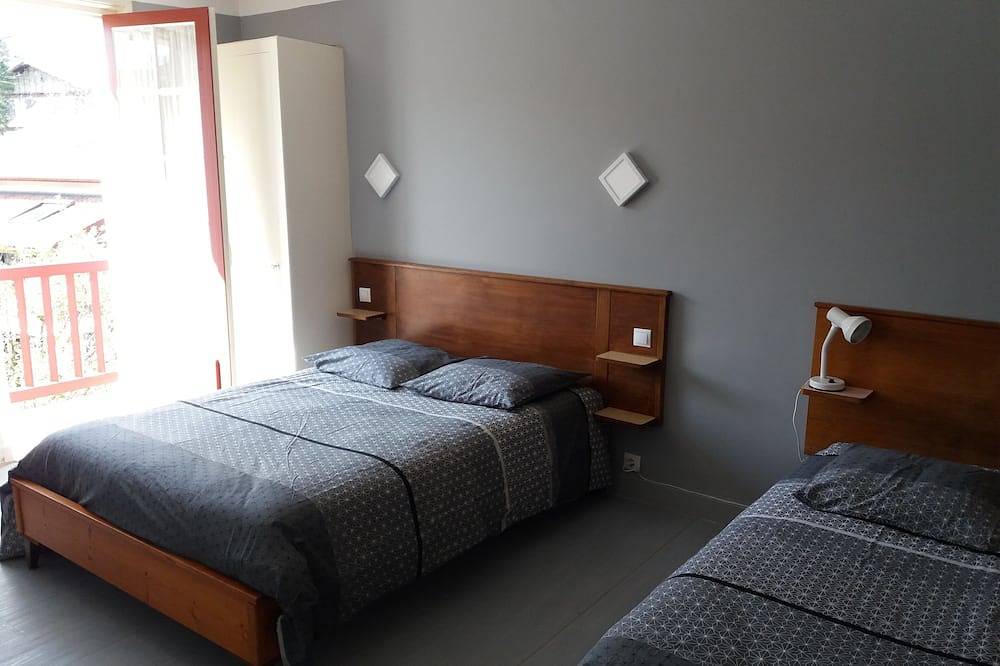 Appartement entier, Appt dans maison traditionnelle à deux pas de la plus belle plage du pays basque in Biriatou, Région de Bayonne