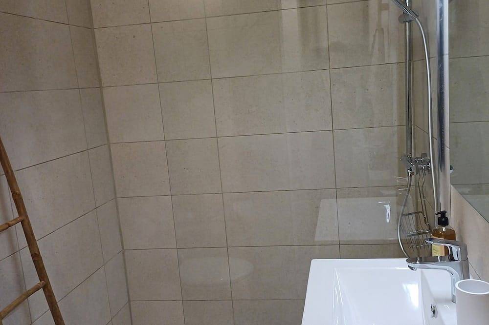 Ganze Wohnung, \"Sous le Mûrier\": apartment 5 minutes from the sea on foot in Saintes-Maries-de-la-Mer, Arles und Umgebung