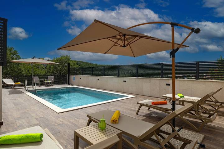 Ferienhaus für 7 Personen, mit Pool und Sauna sowie Balkon/Terrasse in Novi Vinodolski