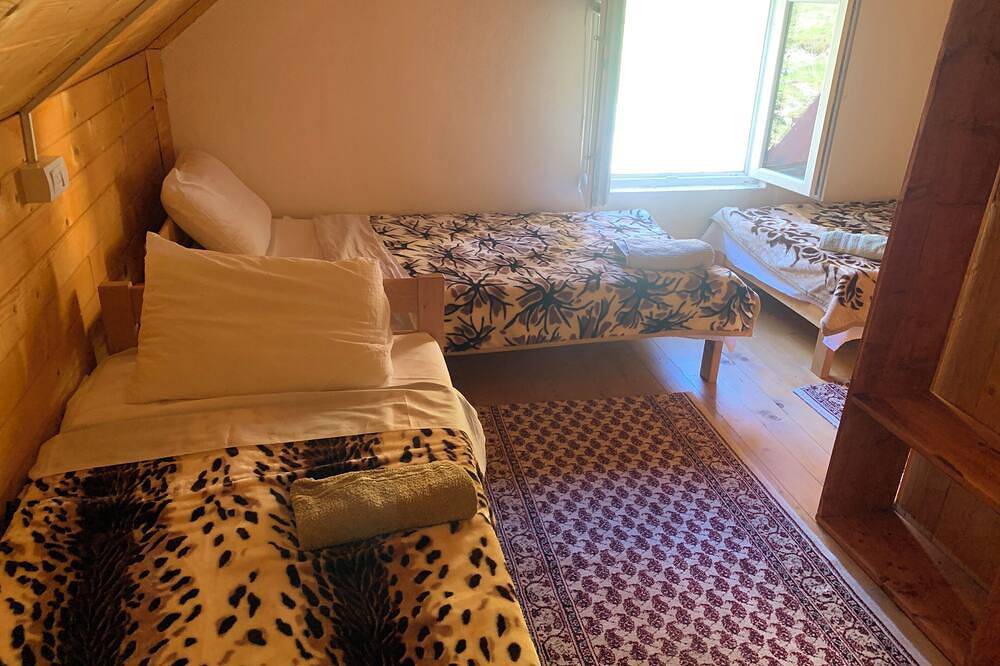 Charming guesthouse with garden, sun terrace & top location in Montenegro